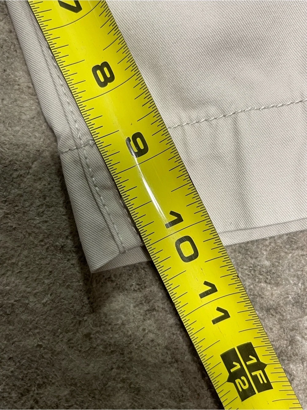 Early 2000’s Men’s Tommy Hilfiger Cargo 100% Cotton Khaki Shorts